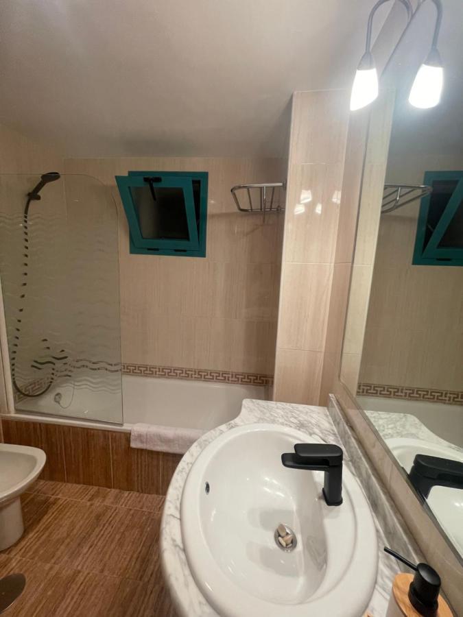 Traveler'S Beach Apartment With Sea View, Free Coffee & Parking Benidorm Exteriör bild